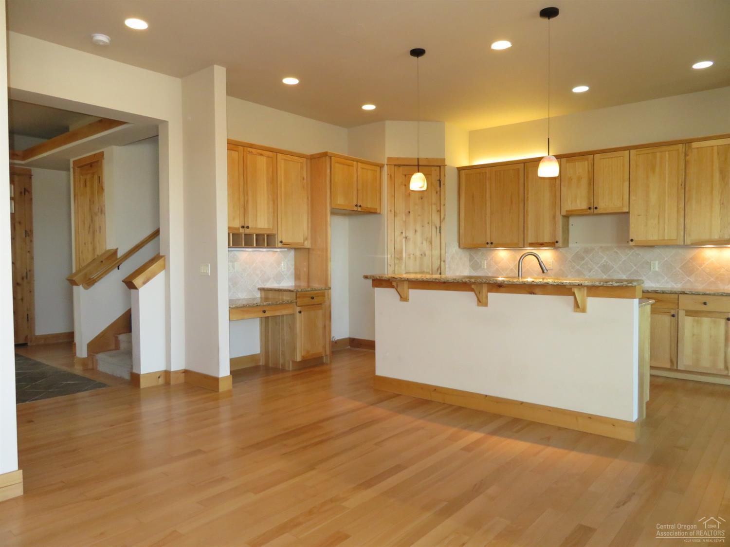 949 Southwest Vantage Point Way Bend, OR 97702 - Photo 5 of 25 Additional Photo