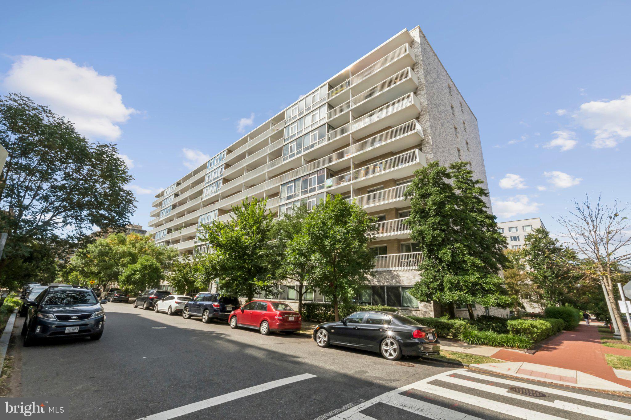 730 24th Street Northwest, Unit 205 Washington, DC 20037 - Photo 2 of 23