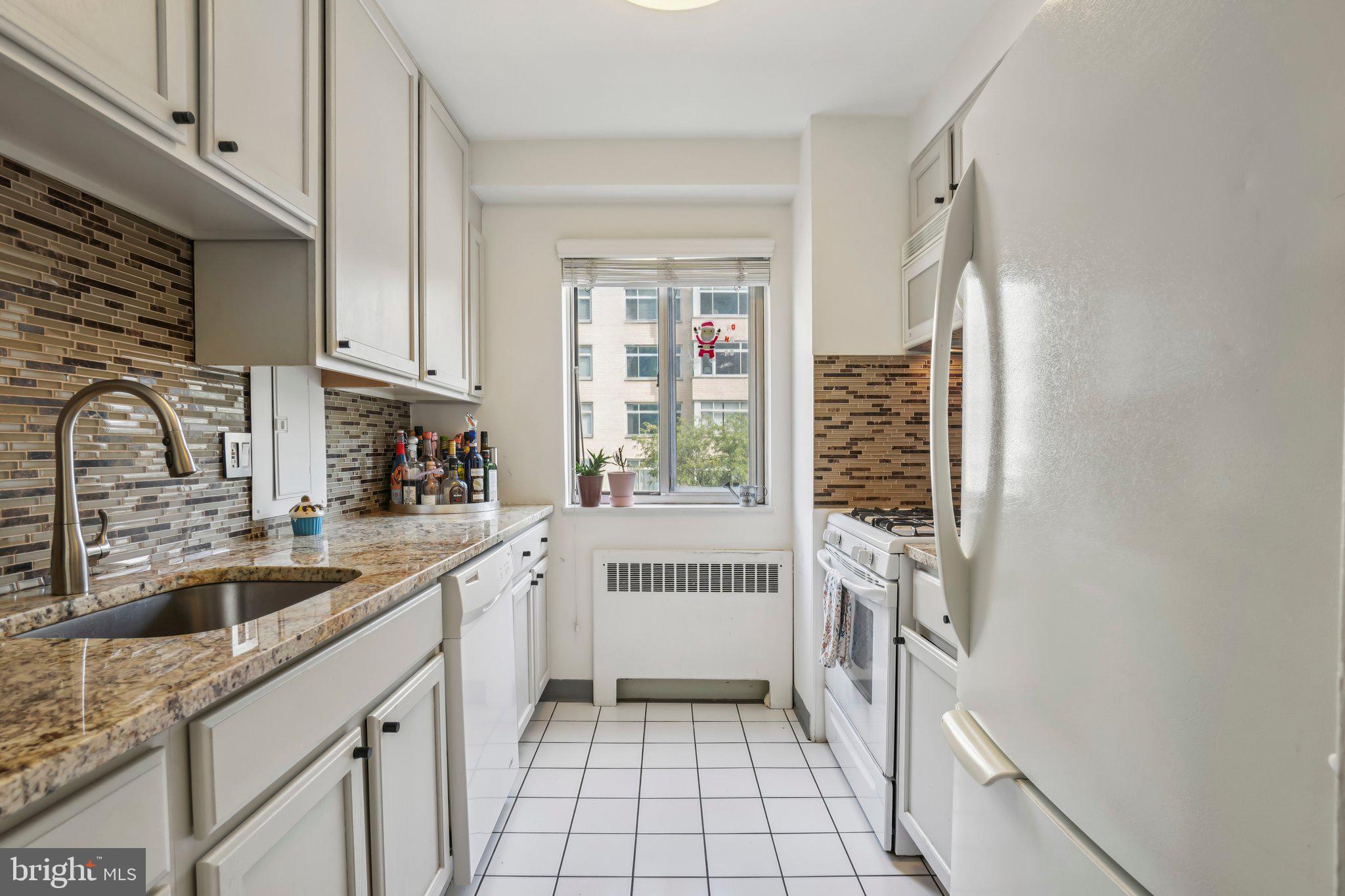 730 24th Street Northwest, Unit 205 Washington, DC 20037 - Photo 8 of 23