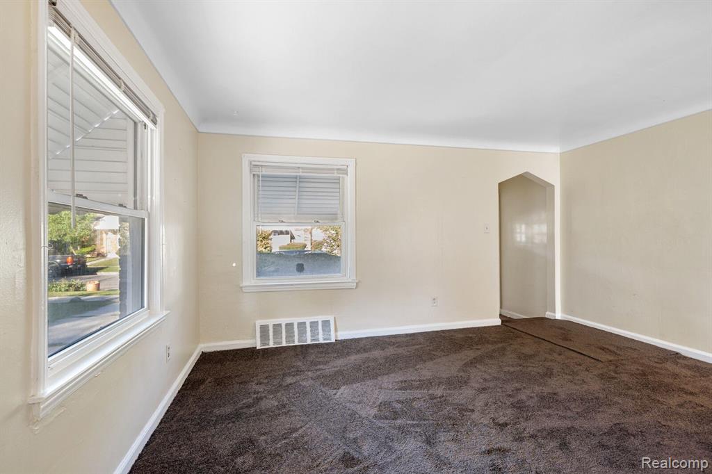 18680 Sunderland Road Detroit, MI 48219 - Photo 6 of 21