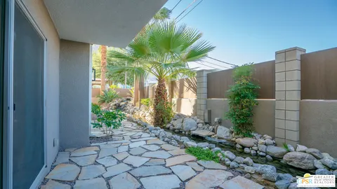 $599,000 | 588 East San Lorenzo Road, Unit 104, Palm Springs, CA 92264