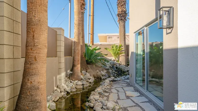 $599,000 | 588 East San Lorenzo Road, Unit 104, Palm Springs, CA 92264