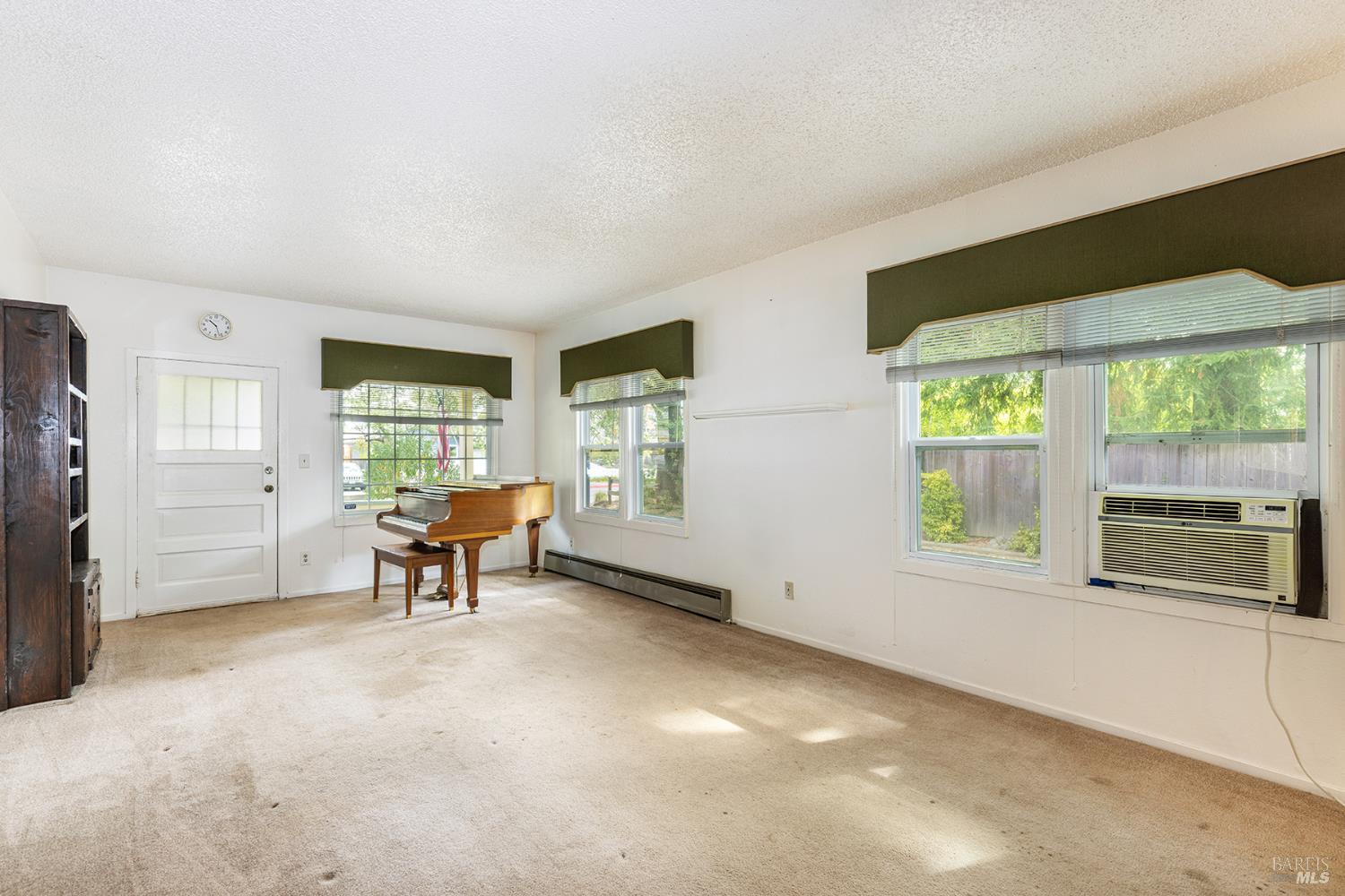720 Windsor River Road Windsor, CA 95492 - Photo 15 of 48 Gallery Image 15