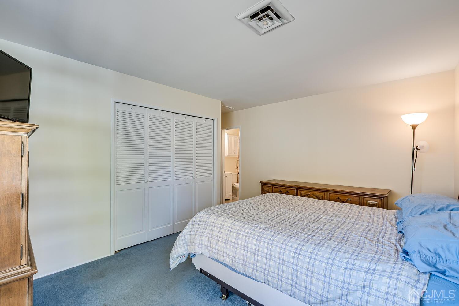 39 Constable Road Kendall Park, NJ 08824 - Photo 11 of 17 Gallery Image 11