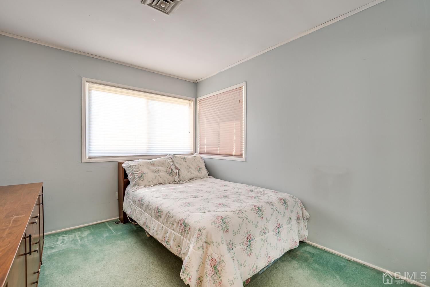 39 Constable Road Kendall Park, NJ 08824 - Photo 13 of 17 Gallery Image 13