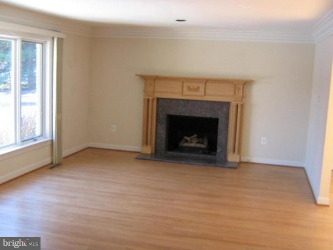 1114 Towlston Road McLean, VA 22102 - Photo 9 of 21 Living Room