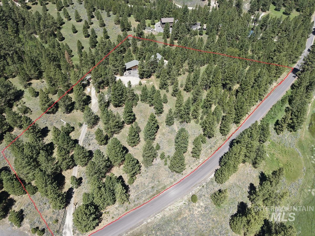 515 Cabarton Road Cascade, ID 83611 - Photo 3 of 36
