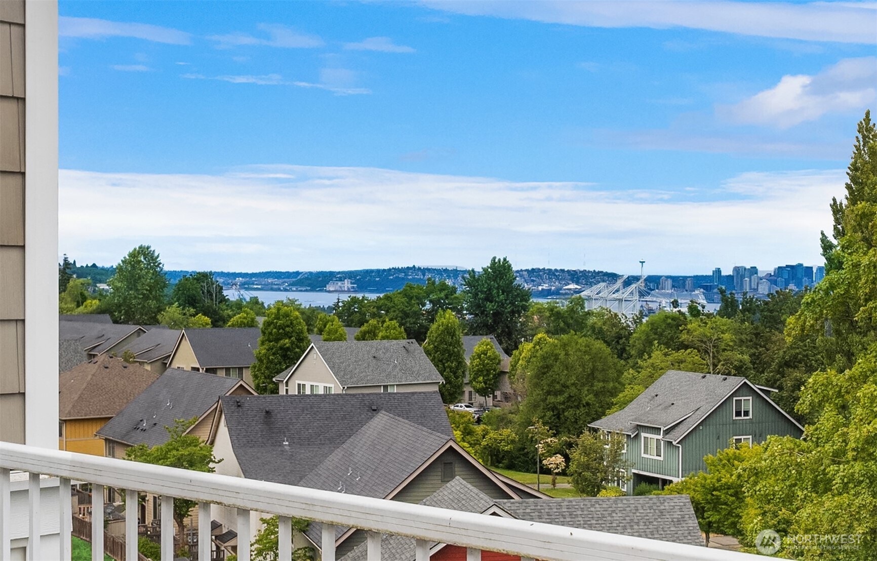 2830 Southwest Raymond Street, Unit 301 Seattle, WA 98126 - Photo 3 of 28
