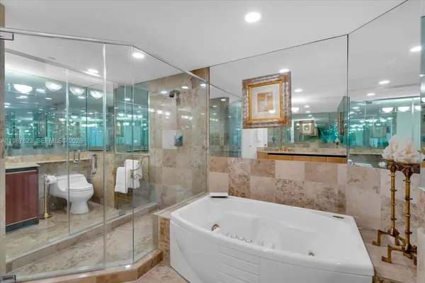 $19,900 | 1455 Ocean Drive, Unit 909, Miami Beach, FL 33139