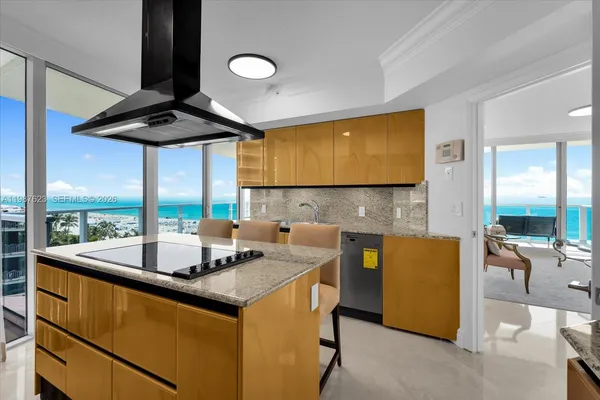 $19,900 | 1455 Ocean Drive, Unit 909, Miami Beach, FL 33139