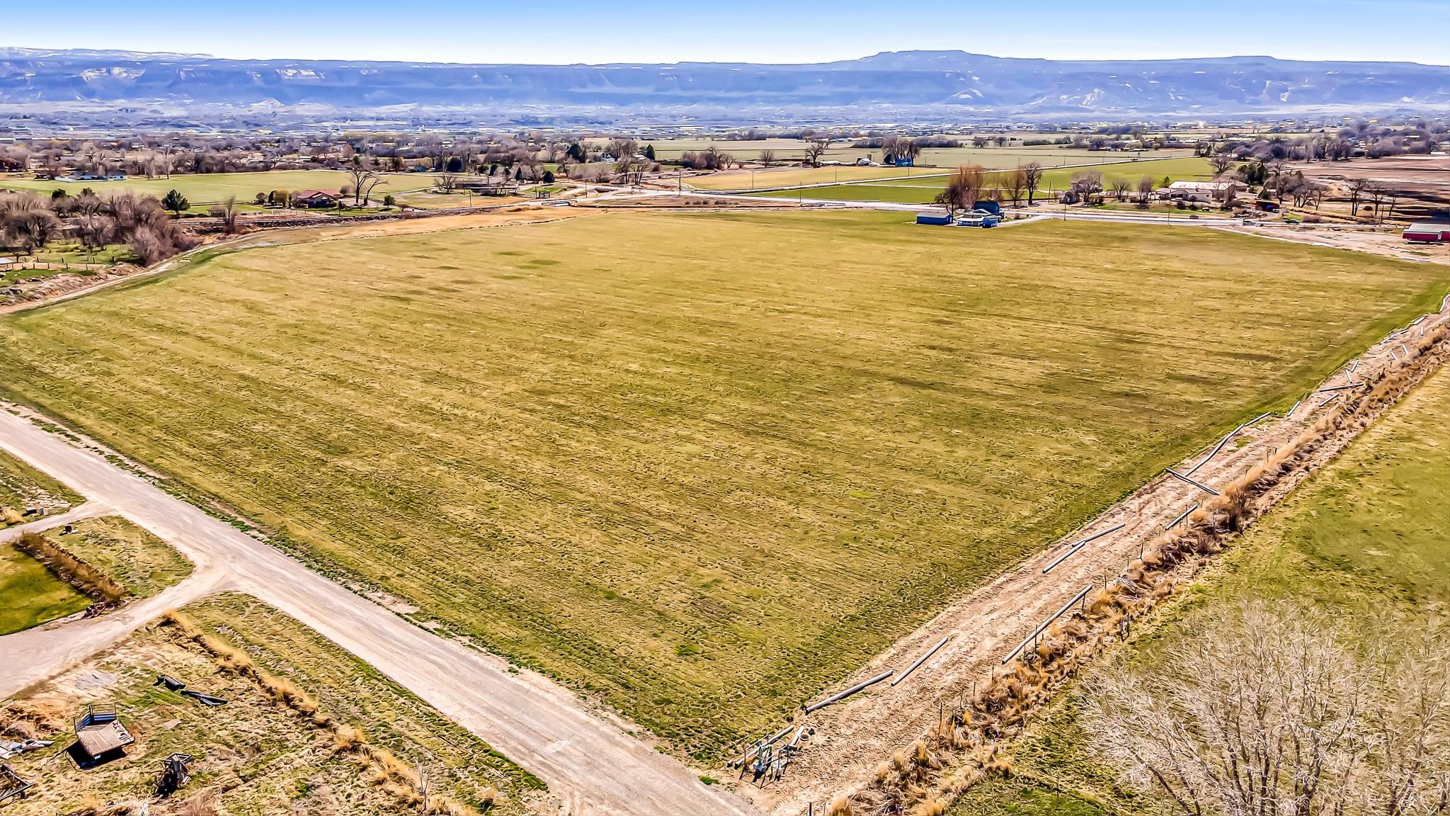 912 24 Road Grand Junction, CO 81505 - Photo 5 of 42 a view of an ocean and city