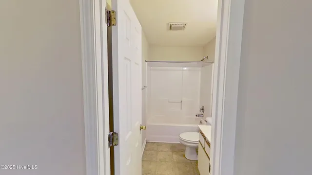 $1,550 | 4804 South College Road, Unit 25, Wilmington, NC 28412