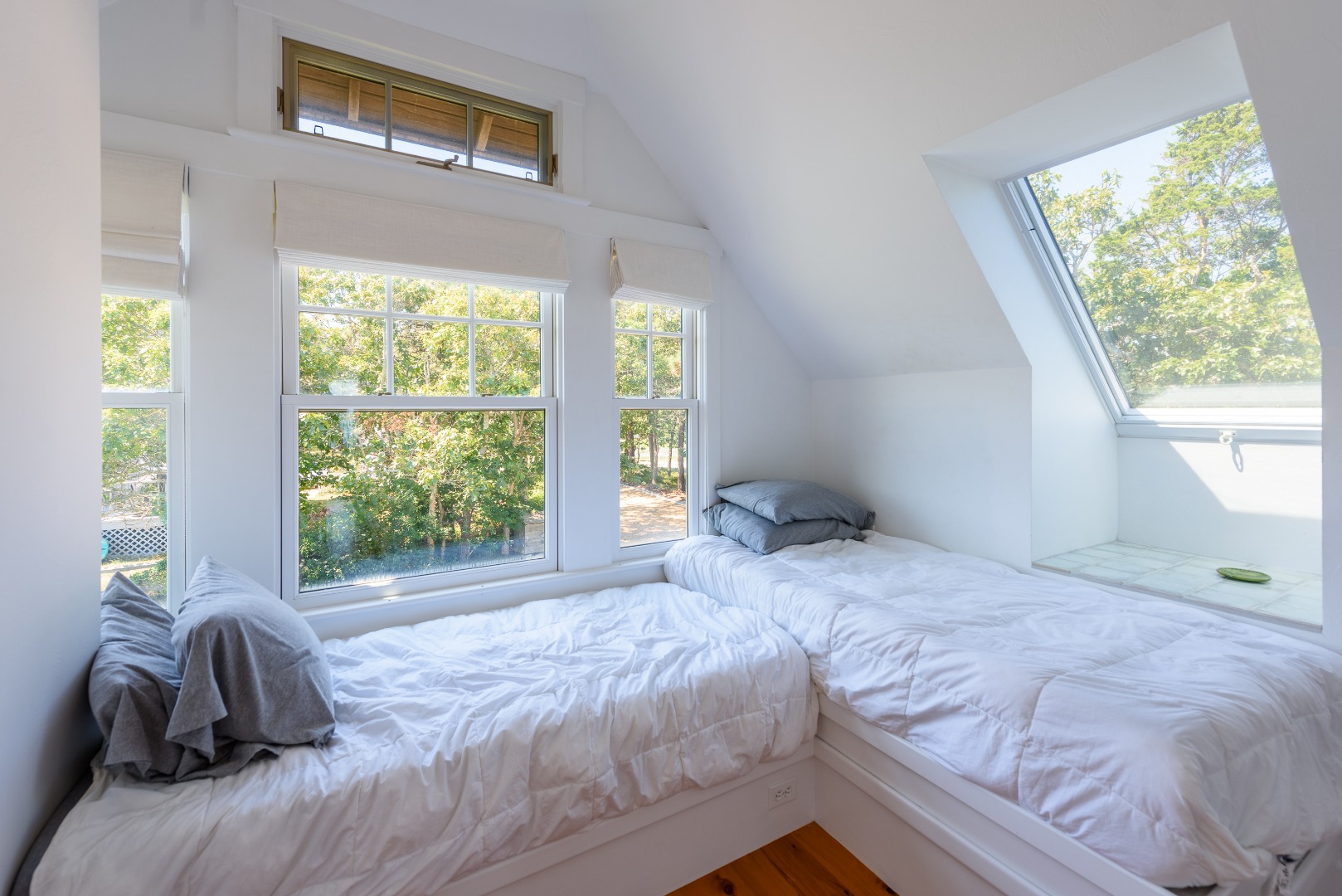 25 The Boulevard Edgartown, MA 02539 - Photo 21 of 40 a bedroom with a bed and a window