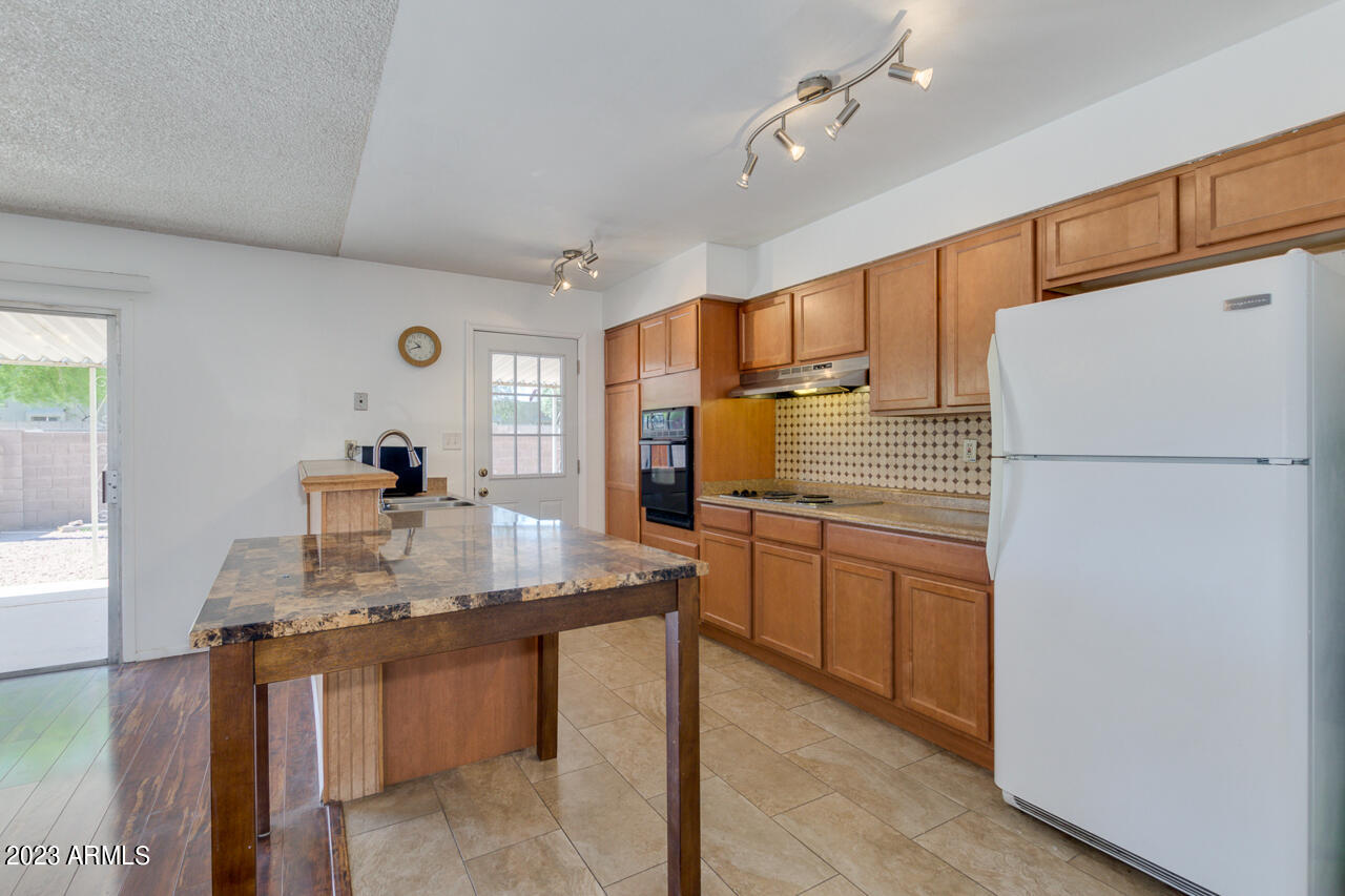 1623 East Del Rio Drive Tempe, AZ 85282 - Photo 10 of 42 1623 E DEL RIO DR