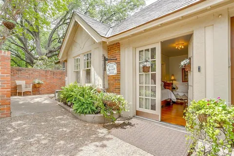 $2,225,000 | 2424 Medford Court West, Fort Worth, TX 76109