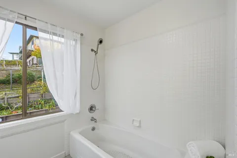 $1,369,000 | 395 Ridge Road, Novato, CA 94947