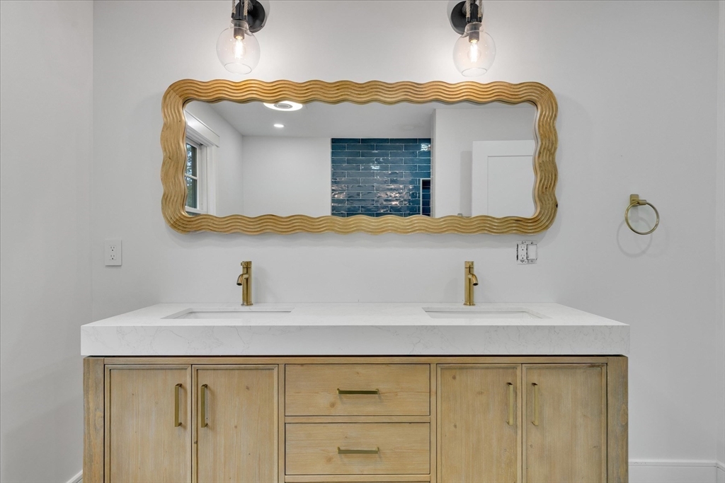 152 Pleasant Bay Road Harwich, MA 02645 - Photo 14 of 39 Gallery Image 14