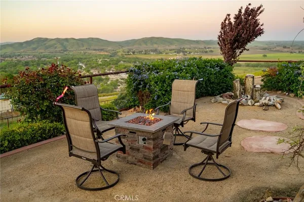 $1,675,000 | 8580 Warren Road, Paso Robles, CA 93446