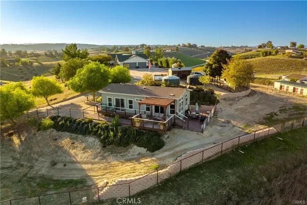 $1,675,000 | 8580 Warren Road, Paso Robles, CA 93446