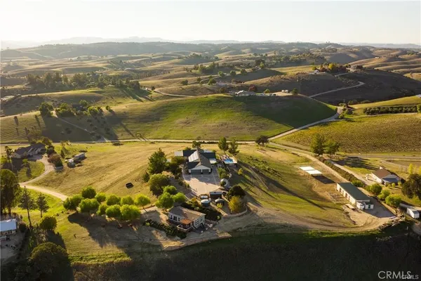 $1,675,000 | 8580 Warren Road, Paso Robles, CA 93446