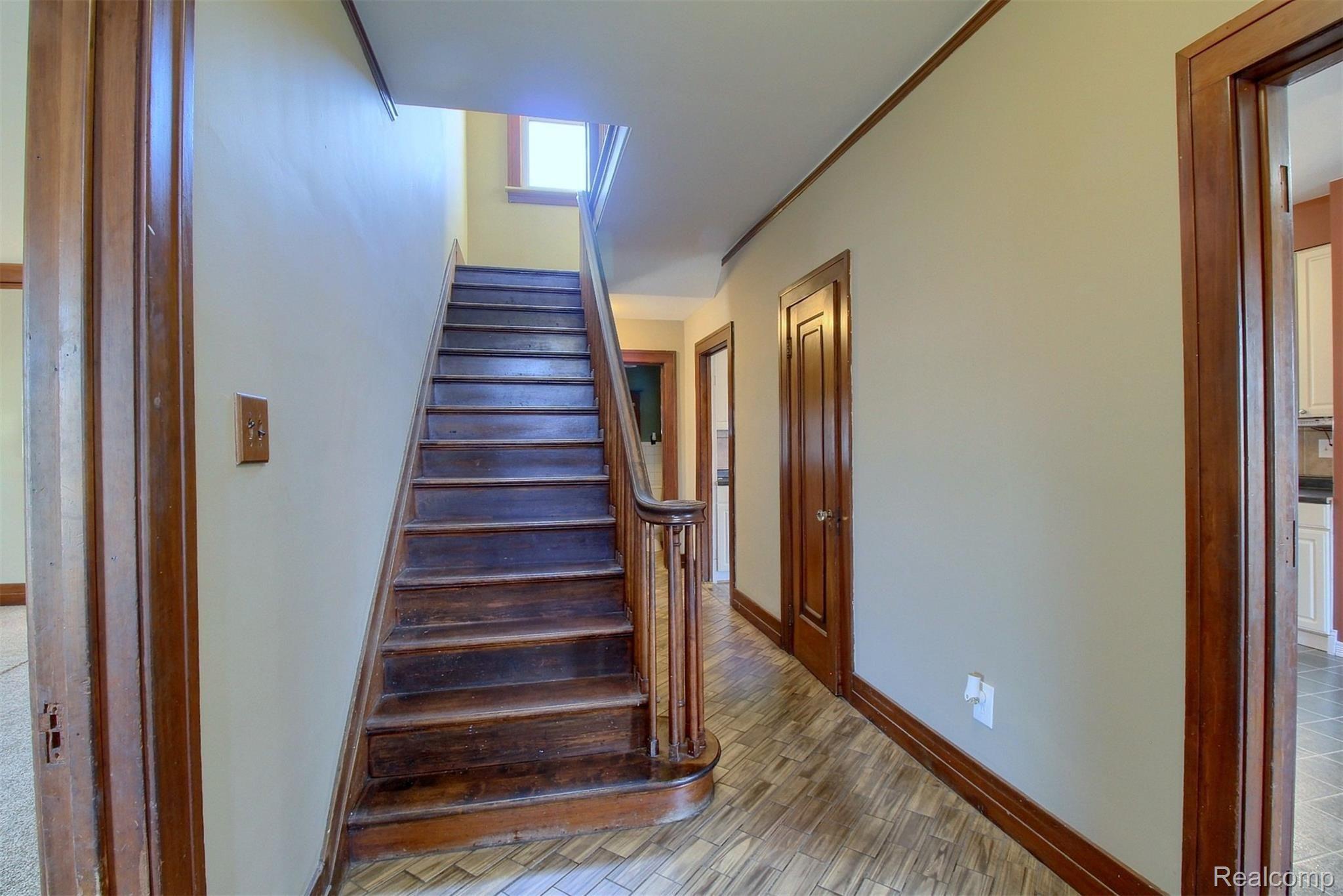 110 Walnut Street River Rouge, MI 48218 - Photo 3 of 32 3-Foyer.jpg