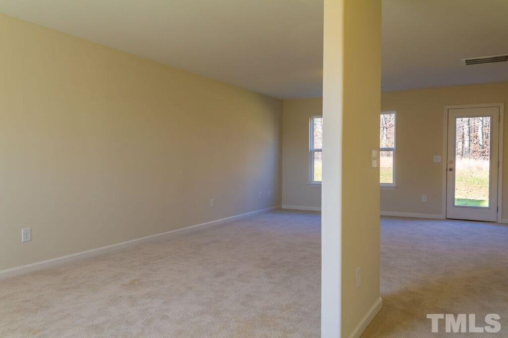 421 West Waycliff Road Henderson, NC 27537 - Photo 4 of 18 Gallery Image 4