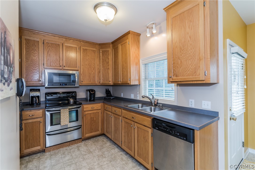 15842 Sandwave Road Chester, VA 23831 - Photo 19 of 40 More of kitchen