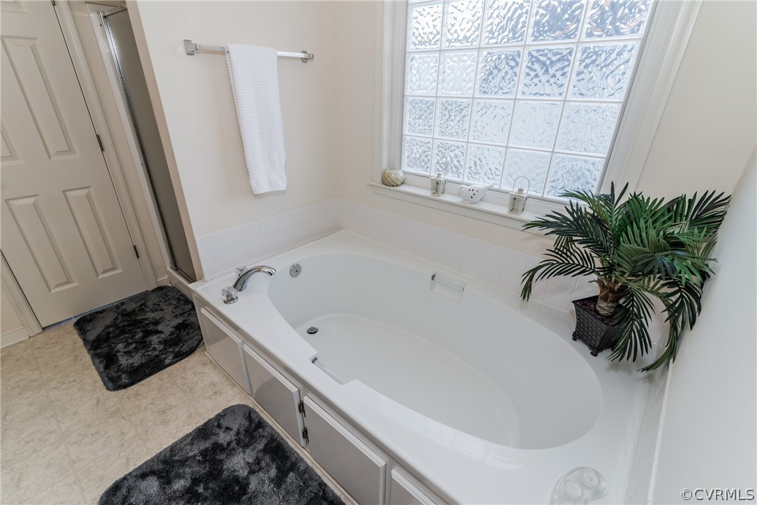 15842 Sandwave Road Chester, VA 23831 - Photo 32 of 40 Other side of soaking tub