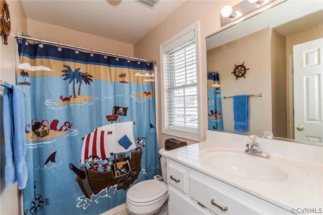 15842 Sandwave Road Chester, VA 23831 - Photo 37 of 40 Jack n Jill bath