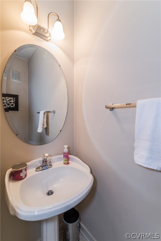 15842 Sandwave Road Chester, VA 23831 - Photo 39 of 40 Guest bath on the 1st floor