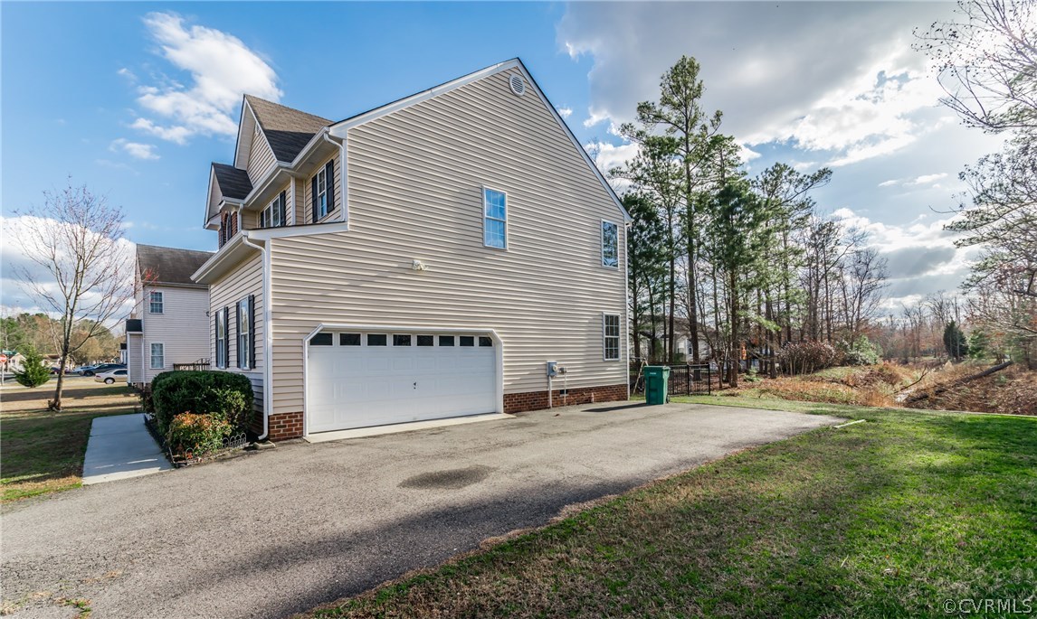 15842 Sandwave Road Chester, VA 23831 - Photo 8 of 40 More of right side