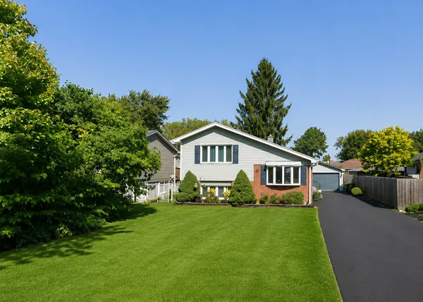 $325,000 | 524 Redwing Street, Round Lake Beach, IL 60073