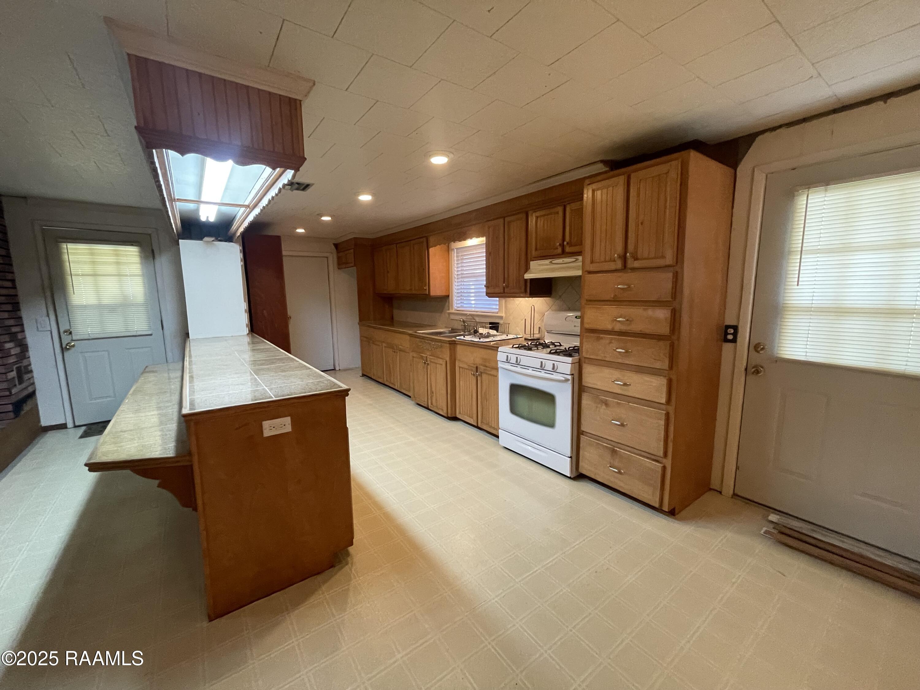 1109 Guidry Avenue Kaplan, LA 70548 - Photo 5 of 15 IMG_8382