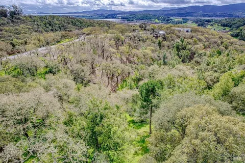 $1,050,000 | 2511 Laguna Vista Drive, Novato, CA 94945