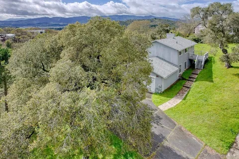 $1,050,000 | 2511 Laguna Vista Drive, Novato, CA 94945