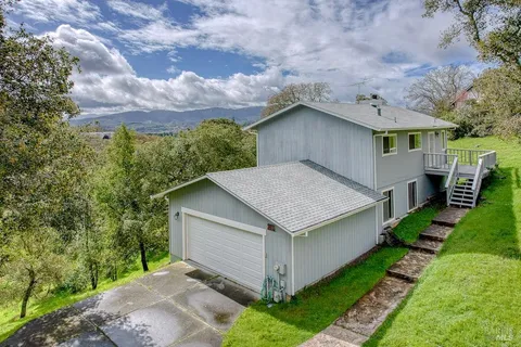 $1,050,000 | 2511 Laguna Vista Drive, Novato, CA 94945