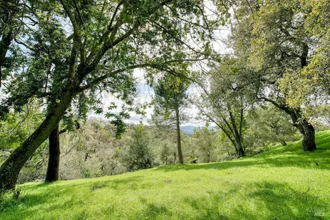 $1,050,000 | 2511 Laguna Vista Drive, Novato, CA 94945