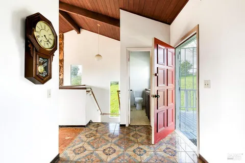 $1,050,000 | 2511 Laguna Vista Drive, Novato, CA 94945