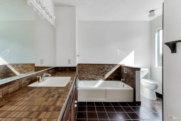 $969,000 | 2511 Laguna Vista Drive, Novato, CA 94945