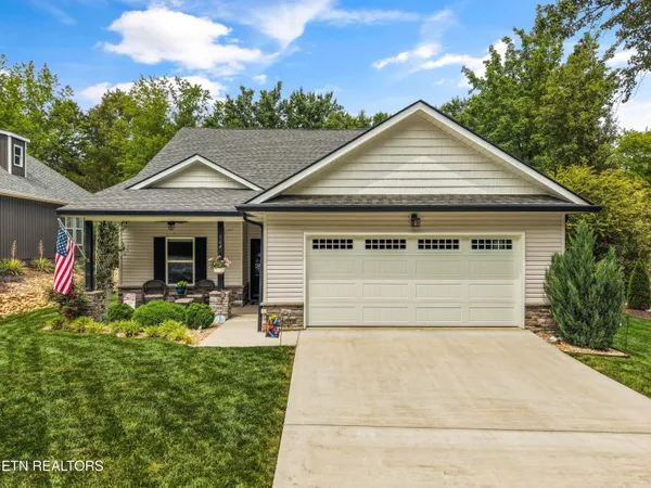 $555,300 | 164 Tsuhdatsi Way, Loudon, TN 37774
