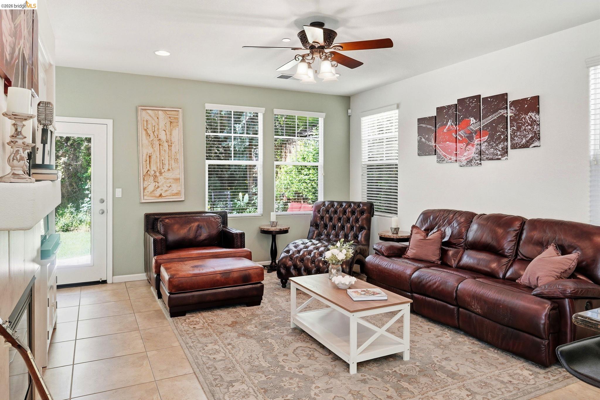 8861 Acorn Way Gilroy, CA 95020 - Photo 4 of 33