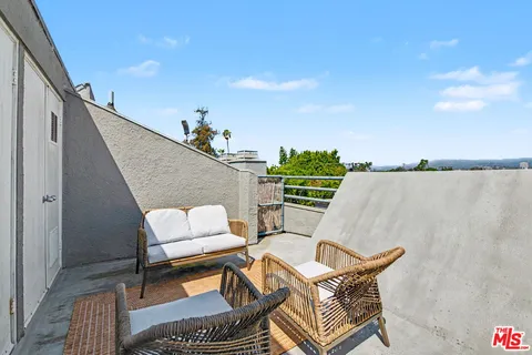 $1,625,000 | 2408 34th Street, Unit 4, Santa Monica, CA 90405