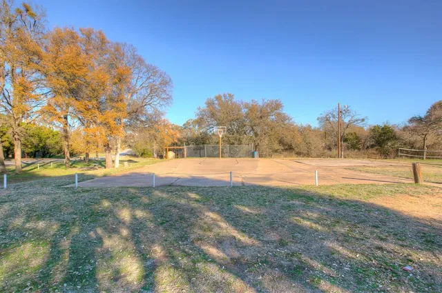 $55,000 | 805 East Aquarius Court, Granbury, TX 76049