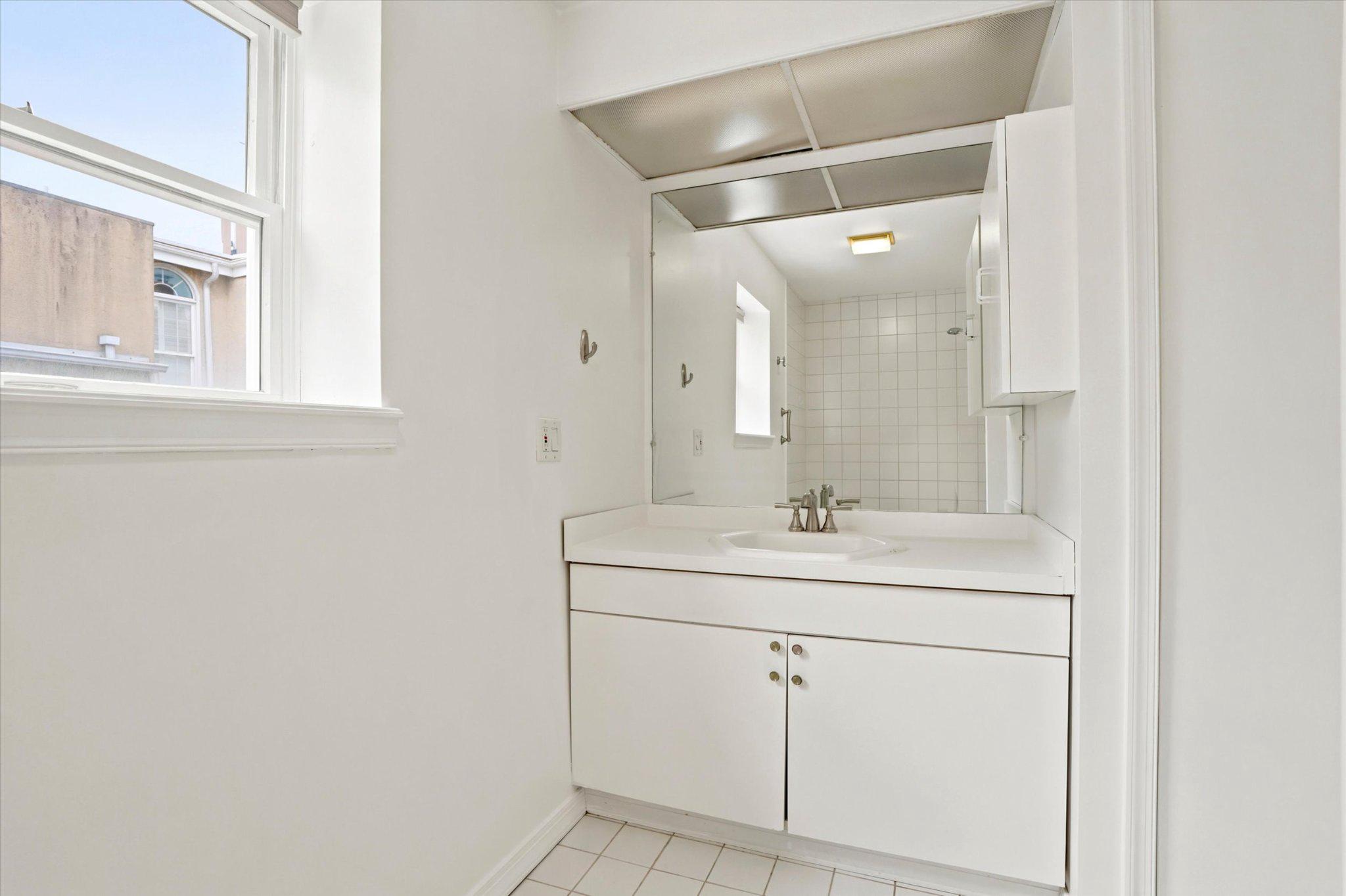 330 Monroe Street Philadelphia, PA 19147 - Photo 23 of 33 2nd floor bathroom.
