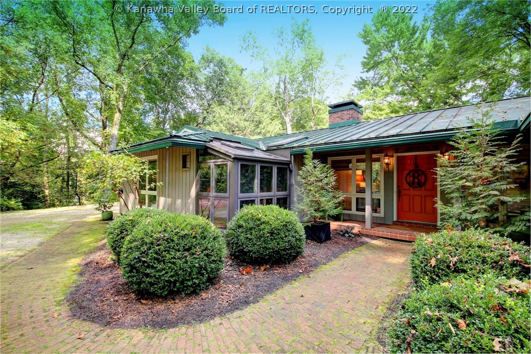 641 Holly Road Charleston, WV 25314 - Photo 1 of 49 Gallery Image 1