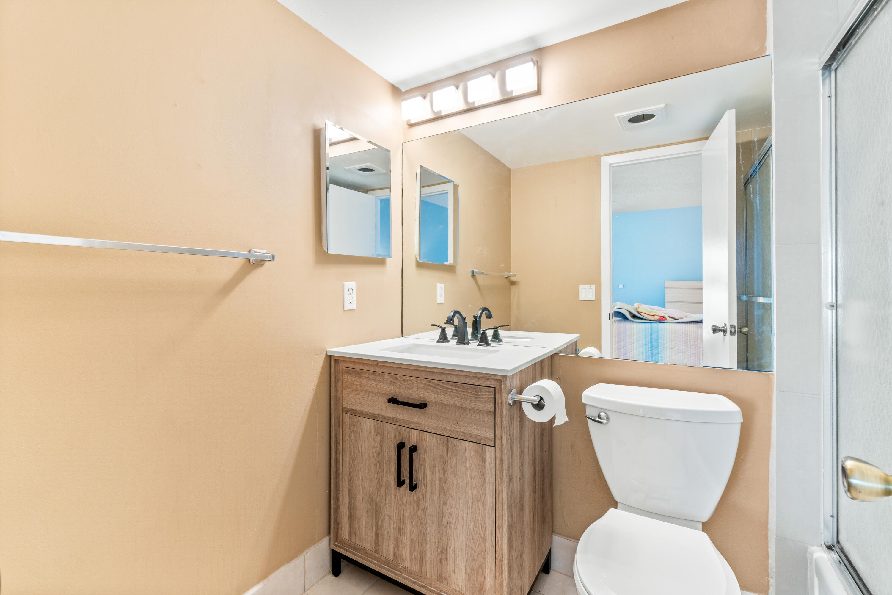 2054 Cornwall C Boca Raton, FL 33434 - Photo 12 of 17 Primary Bathroom