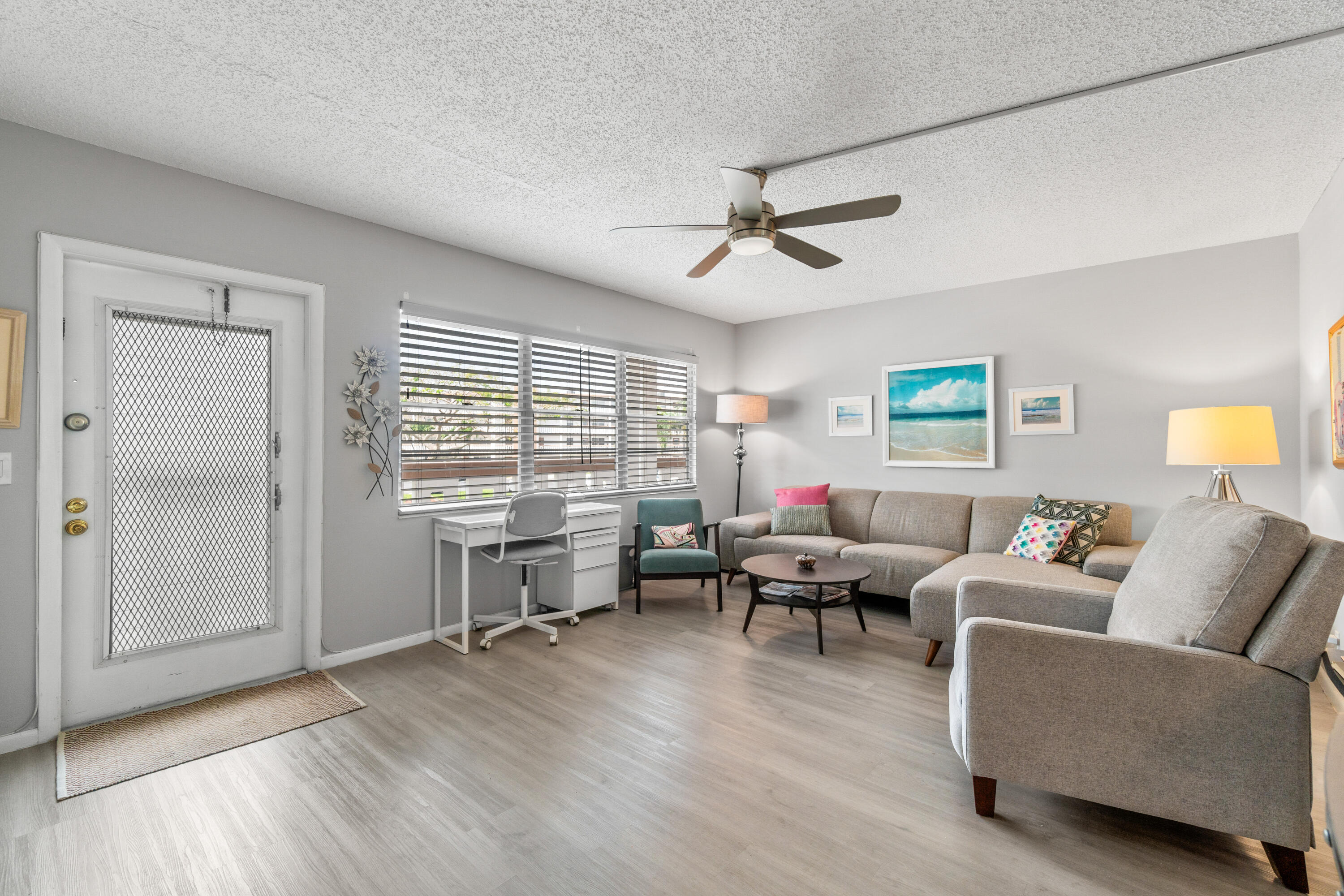 2054 Cornwall C Boca Raton, FL 33434 - Photo 3 of 17 Living Room