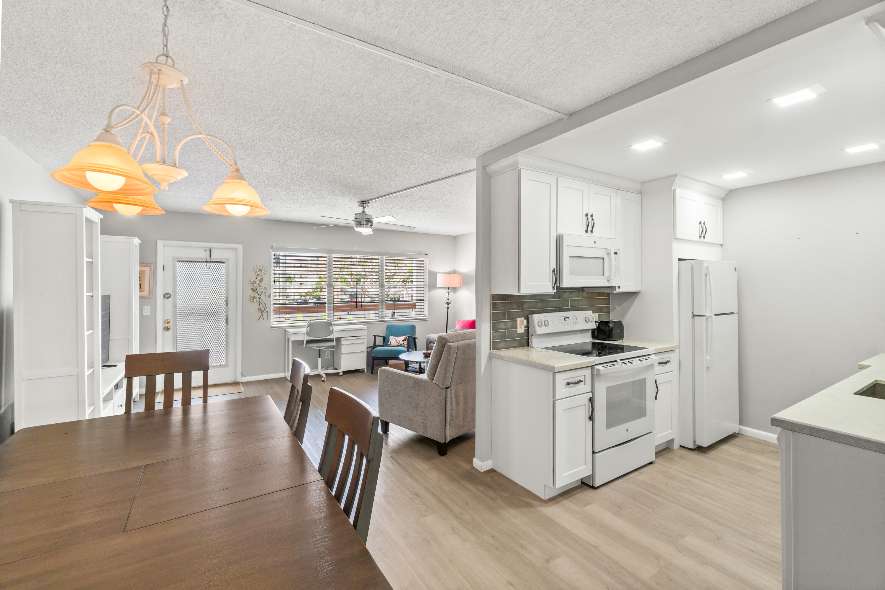 2054 Cornwall C Boca Raton, FL 33434 - Photo 6 of 17 Dining Room/ Kitchen