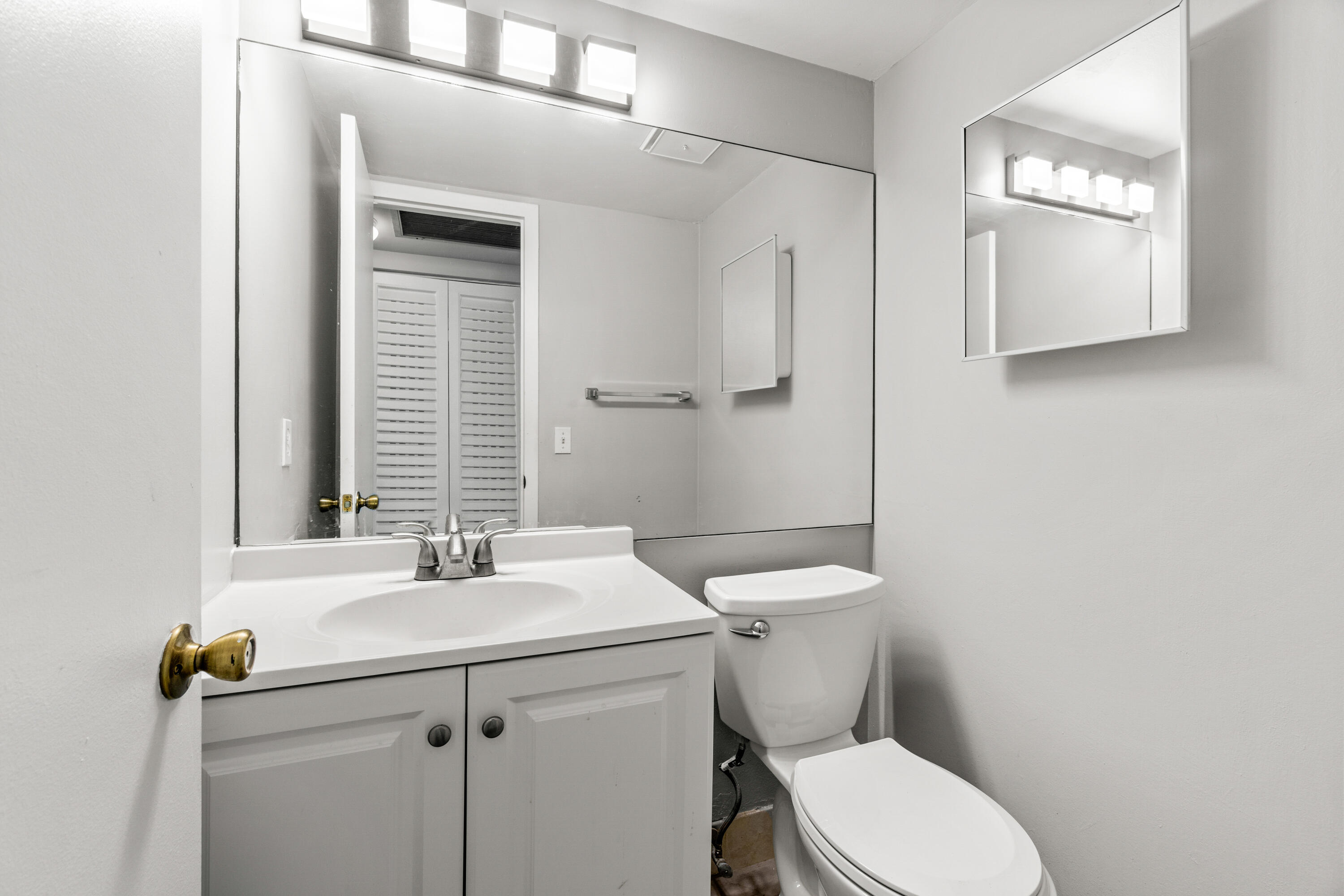 2054 Cornwall C Boca Raton, FL 33434 - Photo 10 of 17 Half Bath