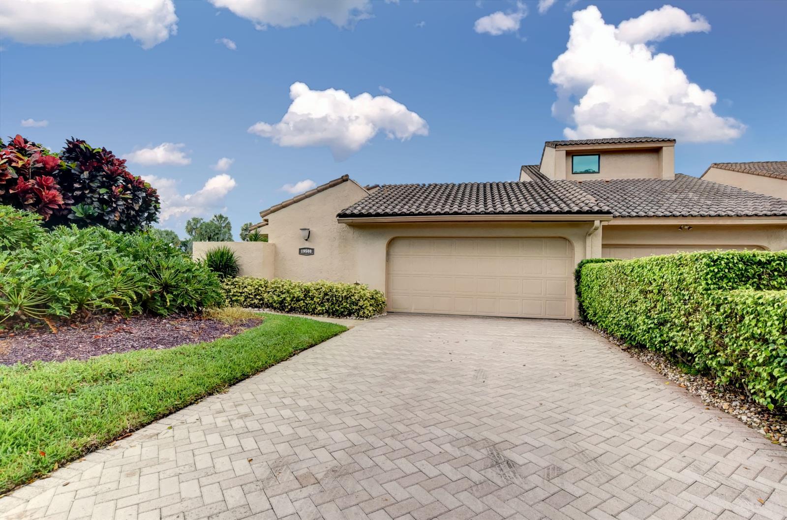 19508 Bay View Road Boca Raton, FL 33434 - Photo 3 of 77 Driveway